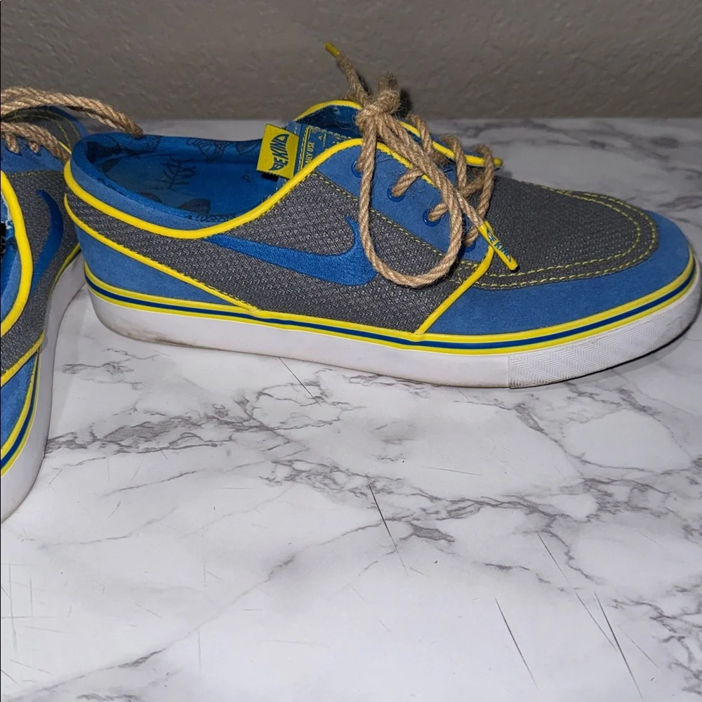 Nike Stefan Janoski Skateboarding Shoes with Extra Insoles